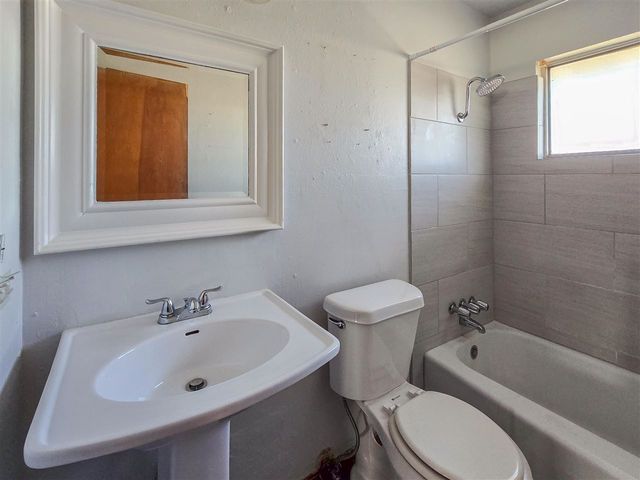 4523 NW Cheyenne Ave, Lawton, OK 73505