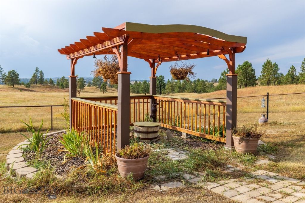 Address unavailable. photo 14