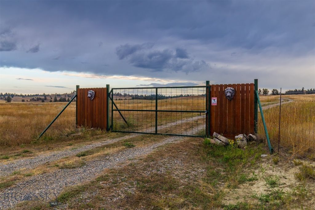 Address unavailable. photo 26