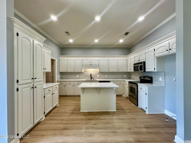 172 Lakeway Drive, Madison, MS 39110
