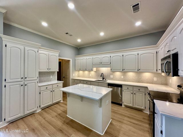 172 Lakeway Drive, Madison, MS 39110