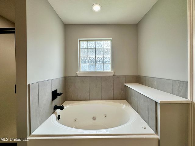 172 Lakeway Drive, Madison, MS 39110