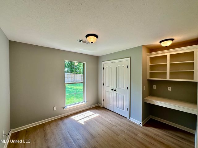 172 Lakeway Drive, Madison, MS 39110