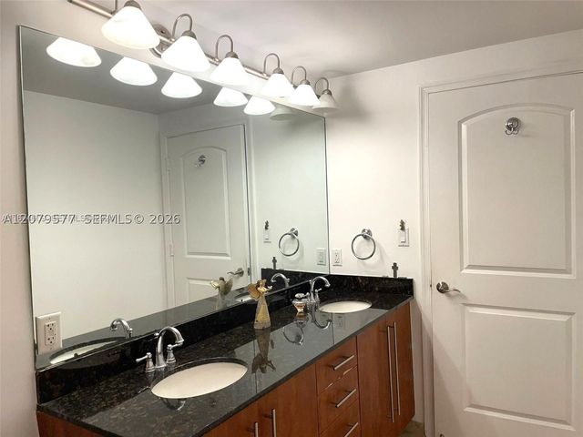 7355 SW 89th St 618N, Miami, FL 33156