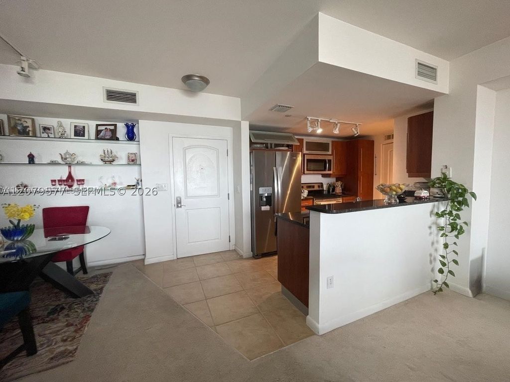 7355 SW 89th St 618N, Miami, FL 33156