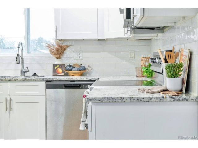 6581 E 79th Ave, Commerce City, CO 80022