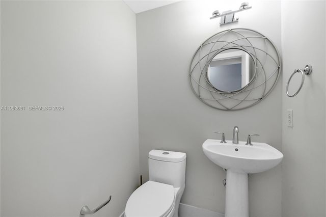 3056 Shipping Ave 2, Miami, FL 33133