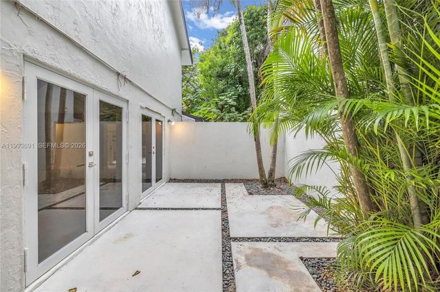 3056 Shipping Ave 2, Miami, FL 33133