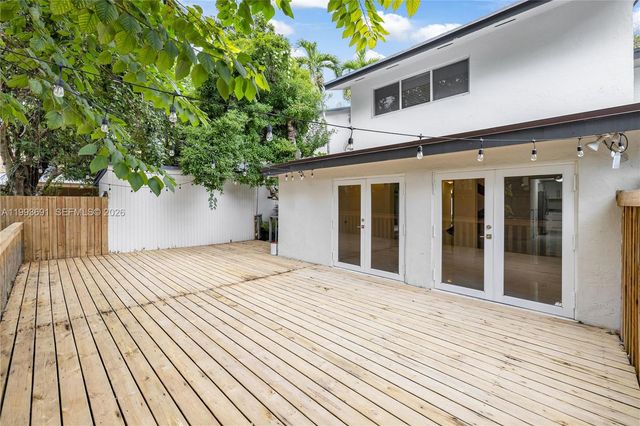 3056 Shipping Ave 2, Miami, FL 33133