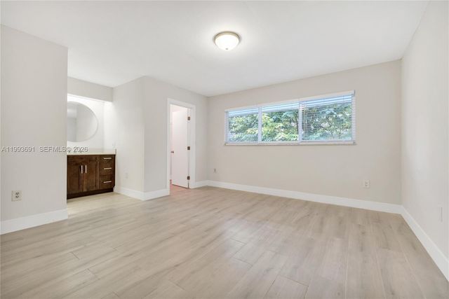 3056 Shipping Ave 2, Miami, FL 33133