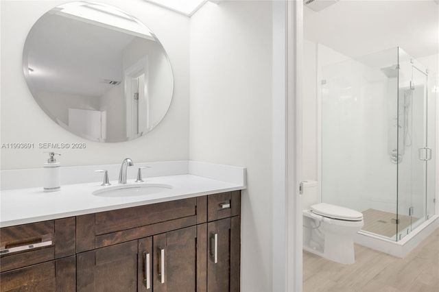 3056 Shipping Ave 2, Miami, FL 33133