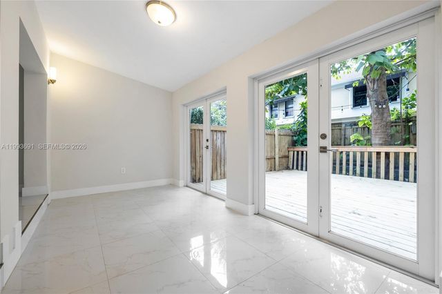 3056 Shipping Ave 2, Miami, FL 33133