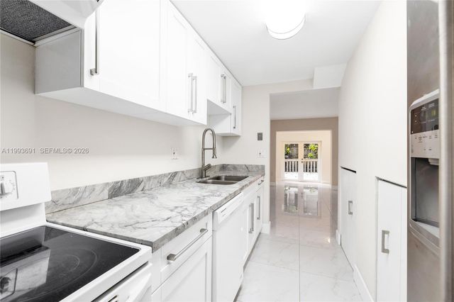 3056 Shipping Ave 2, Miami, FL 33133