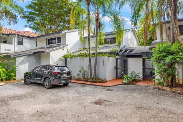 3056 Shipping Ave 2, Miami, FL 33133