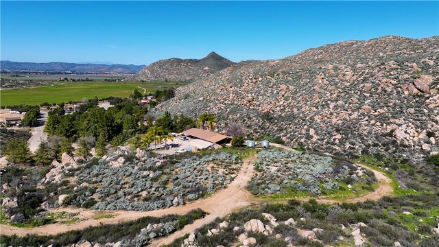 25 Starlight Mesa Drive, Hemet, CA 92544