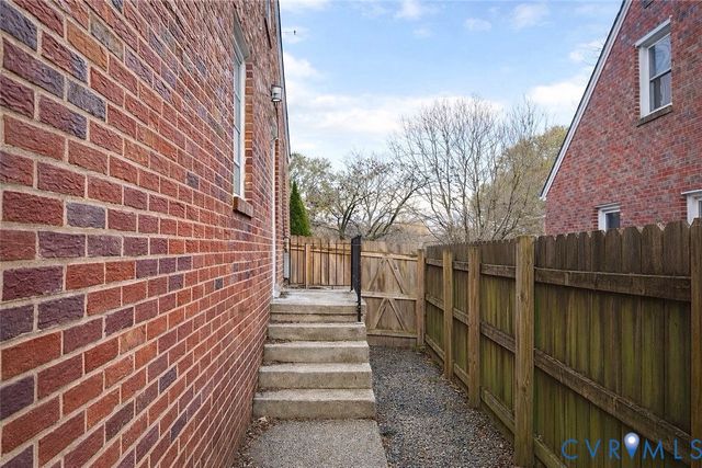 322 Jackson Ave, Colonial Heights, VA 23834