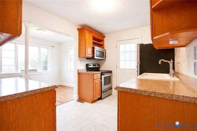 322 Jackson Ave, Colonial Heights, VA 23834