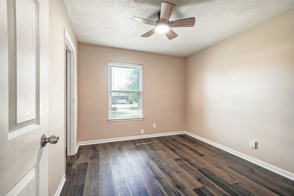 property-img