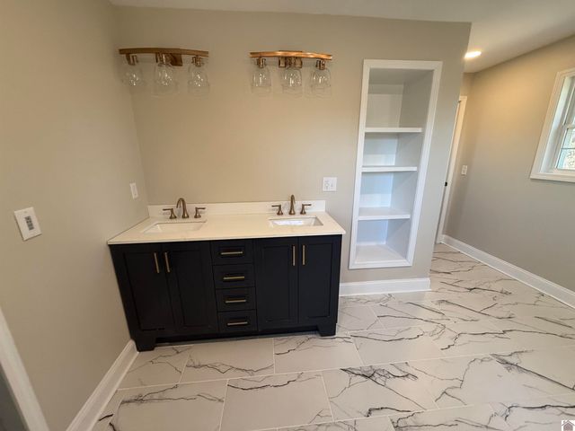 2842 ST RT 303, Mayfield, KY 42066