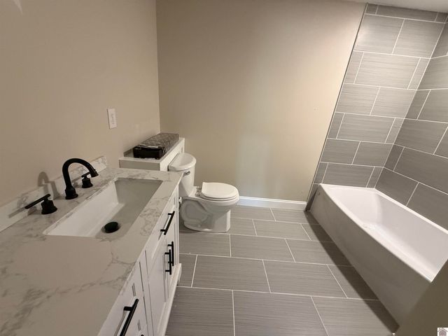 2842 ST RT 303, Mayfield, KY 42066