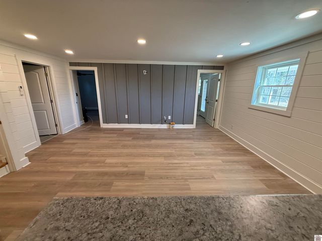 2842 ST RT 303, Mayfield, KY 42066