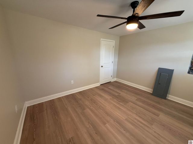 2842 ST RT 303, Mayfield, KY 42066