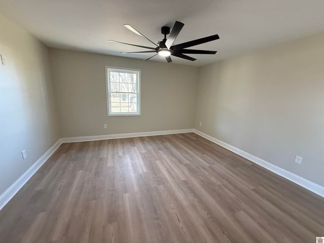 2842 ST RT 303, Mayfield, KY 42066