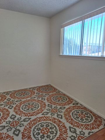 129 Allencrest Drive, White Settlement, TX 76108