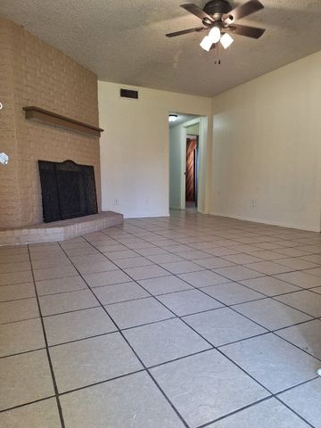 129 Allencrest Drive, White Settlement, TX 76108