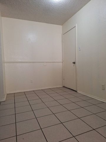 129 Allencrest Drive, White Settlement, TX 76108