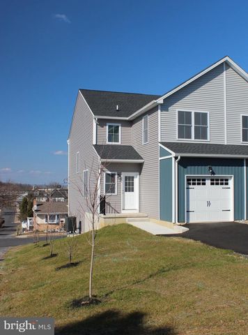 88 HESS AVE, Hellertown, PA 18055