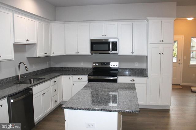 88 HESS AVE, Hellertown, PA 18055