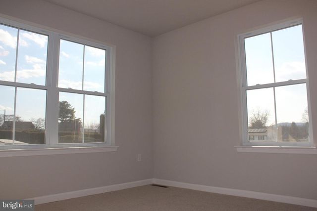 88 HESS AVE, Hellertown, PA 18055