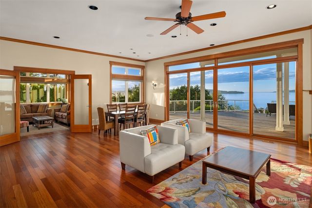 1240 SW 296th Street, Federal Way, WA 98023