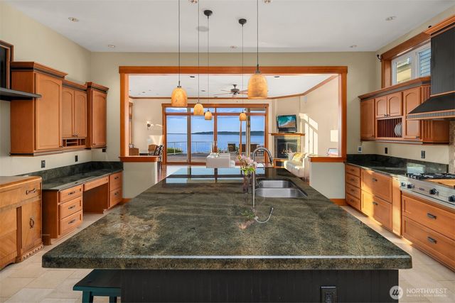 1240 SW 296th Street, Federal Way, WA 98023