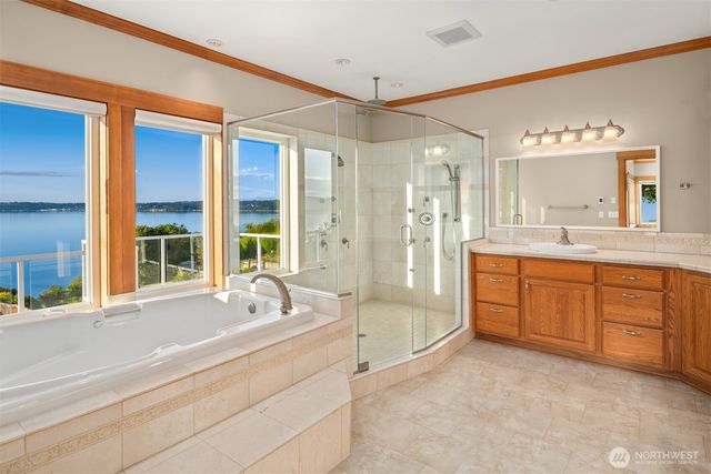 1240 SW 296th Street, Federal Way, WA 98023