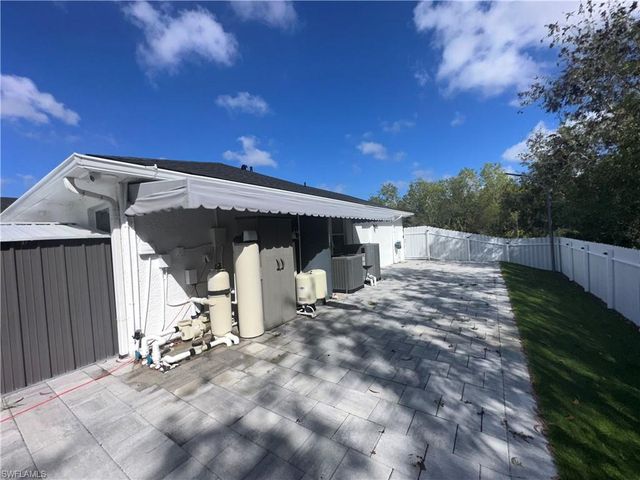 3417 31st ST W, Lehigh Acres, FL 33971