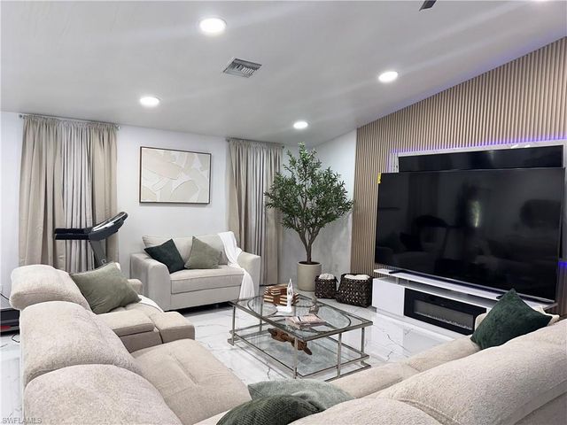 3417 31st ST W, Lehigh Acres, FL 33971