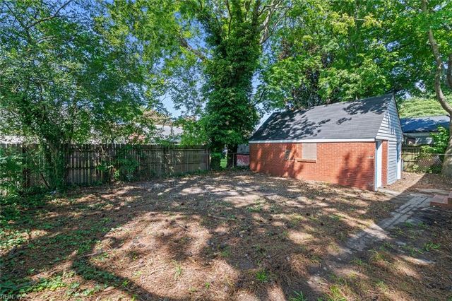 2620 Mapleton AVE B, Norfolk, VA 23504