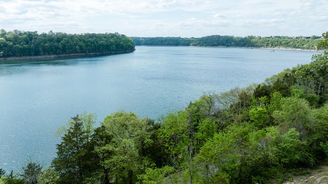 275 Lakeview Drive, Somerset, KY 42503