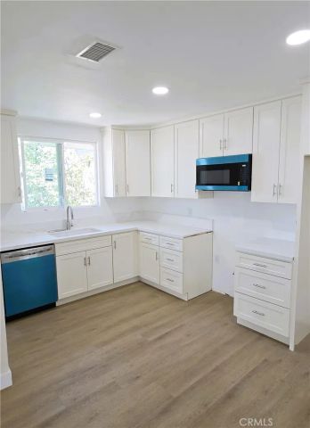 6324 Tampa, Los Angeles, CA 91335