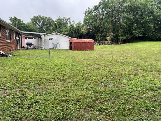 304 Pine Mountain Rd, Clarksville, TN 37042