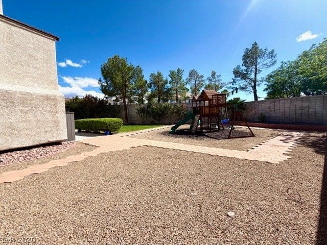 825 Gleamstar Avenue, Las Vegas, NV 89123