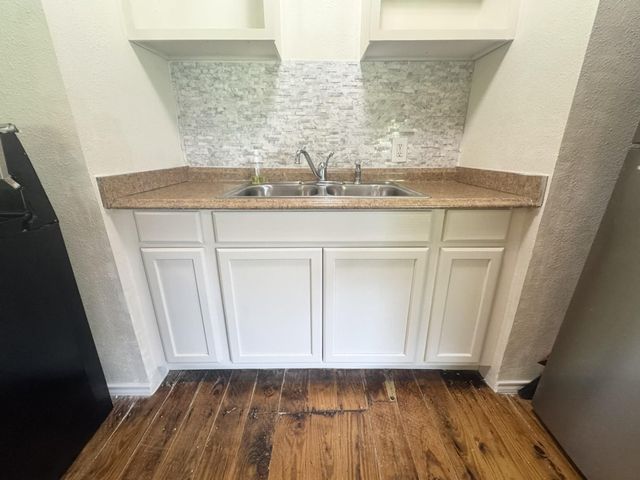 788 Riverside Drive, Palacios, TX 77465