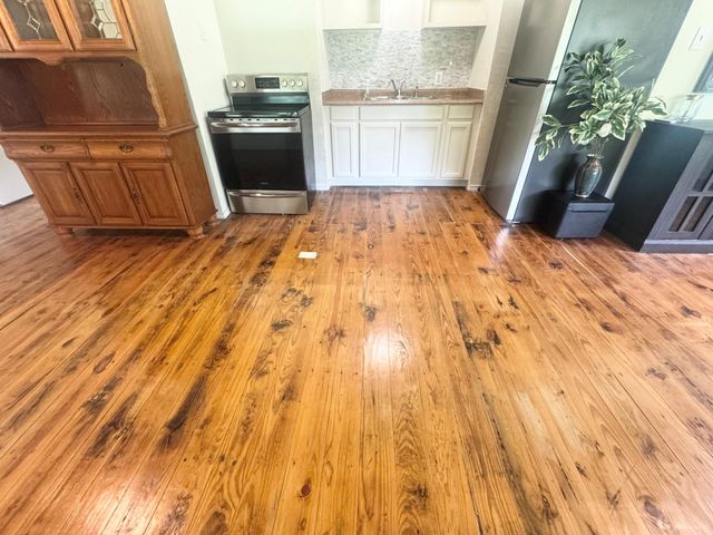788 Riverside Drive, Palacios, TX 77465