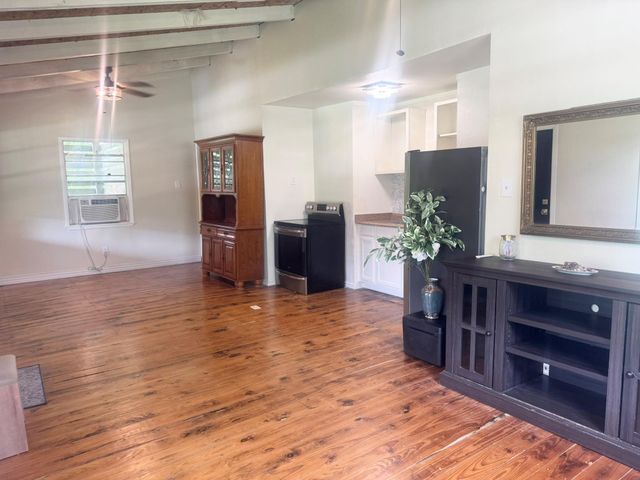 788 Riverside Drive, Palacios, TX 77465