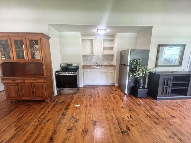 788 Riverside Drive, Palacios, TX 77465