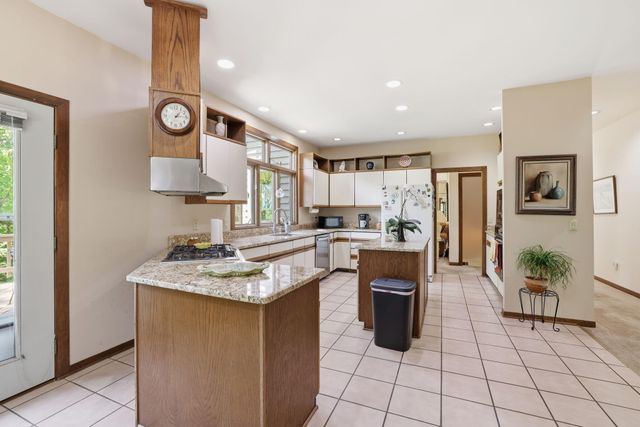 29 Rock Crest Drive, Signal Mountain, TN 37377