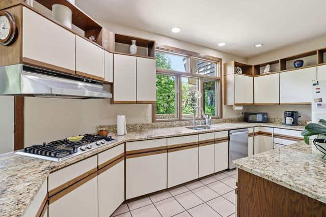 29 Rock Crest Drive, Signal Mountain, TN 37377