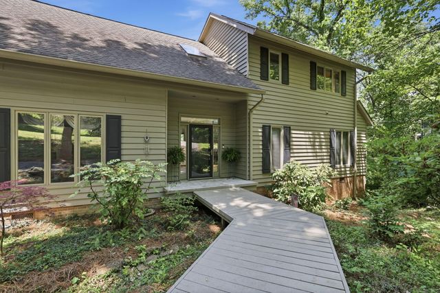 29 Rock Crest Drive, Signal Mountain, TN 37377